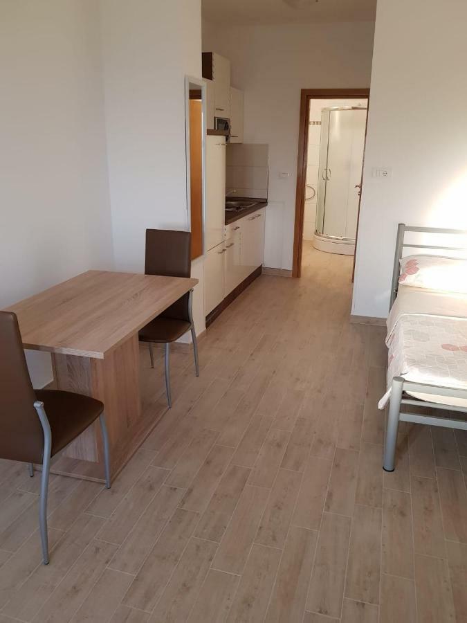 Studio Apartment Matija Подстрана Экстерьер фото