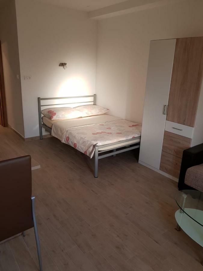 Studio Apartment Matija Подстрана Экстерьер фото