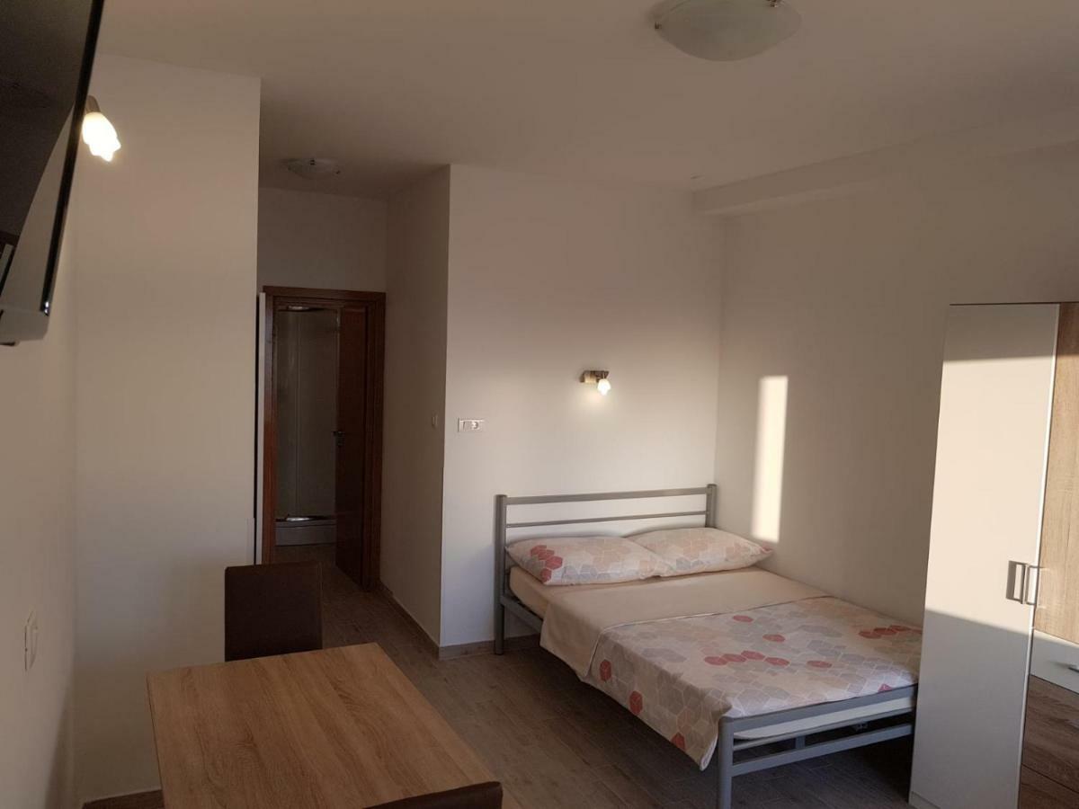 Studio Apartment Matija Подстрана Экстерьер фото